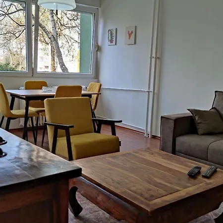 Otoka Apartment *
